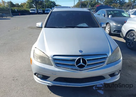 2010 Mercedes-Benz C 300 Luxury 4Matic/Sport 4Matic z USA, uszkodzony, nr VIN WDDGF8BBXAR128419